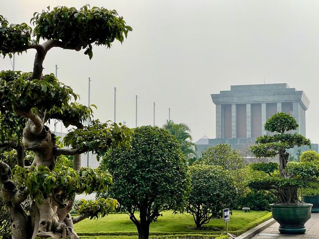 สุสานโฮจิมินห์ (Lăng Chủ tịch Hồ Chí Minh) 🇻🇳