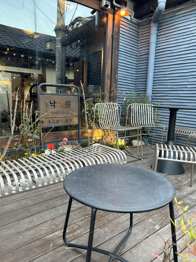 ソウル益善洞で大人気！線路がある？！韓屋カフェ☕️
