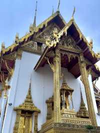 Exploring the Majestic Grand Palace in Bangkok! 🌟