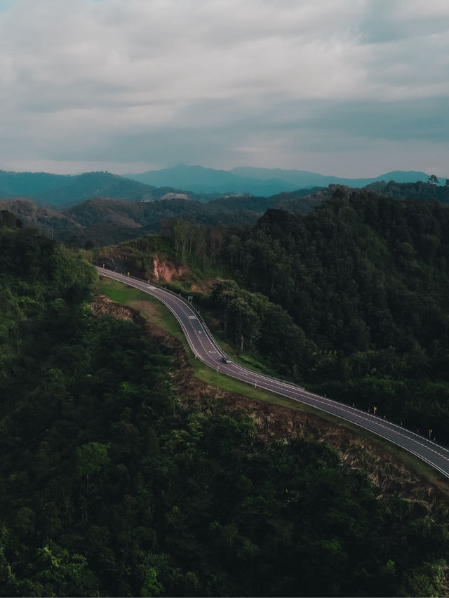 ถนนโค้งเลข 3 น่าน 🛤️🌲