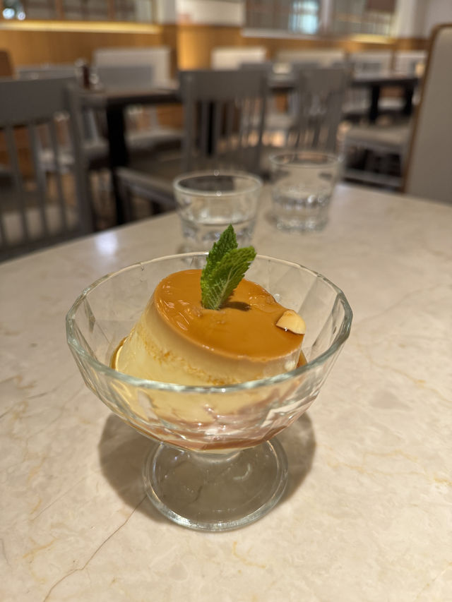「Coti the Bistro」餐廳，布甸和咖啡作為完美結尾
