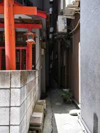 【玉尾稲荷神社/東京都】日本橋のビルの谷間に鎮座する
