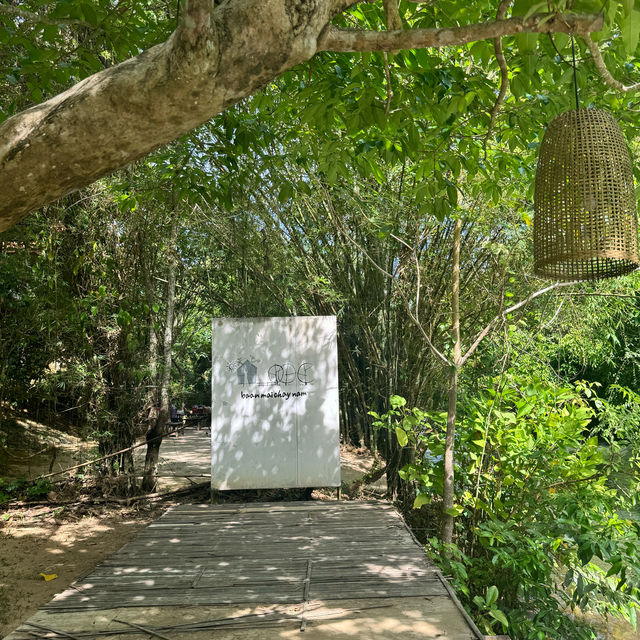 บ้านไม้ชายน้ำรีสอร์ท ป่าพะยอม - พัทลุง 🛖🌳..