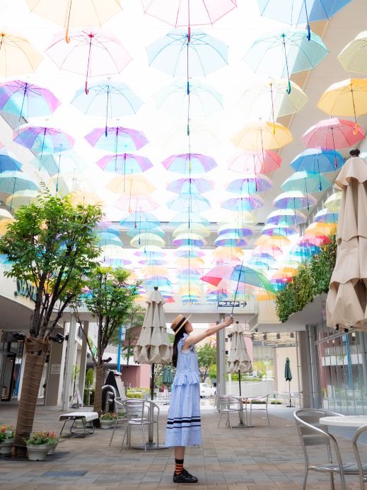 雨の日も夜も楽しめちゃう⛱️アンブレラスカイ🌈 | Trip.com 草津市