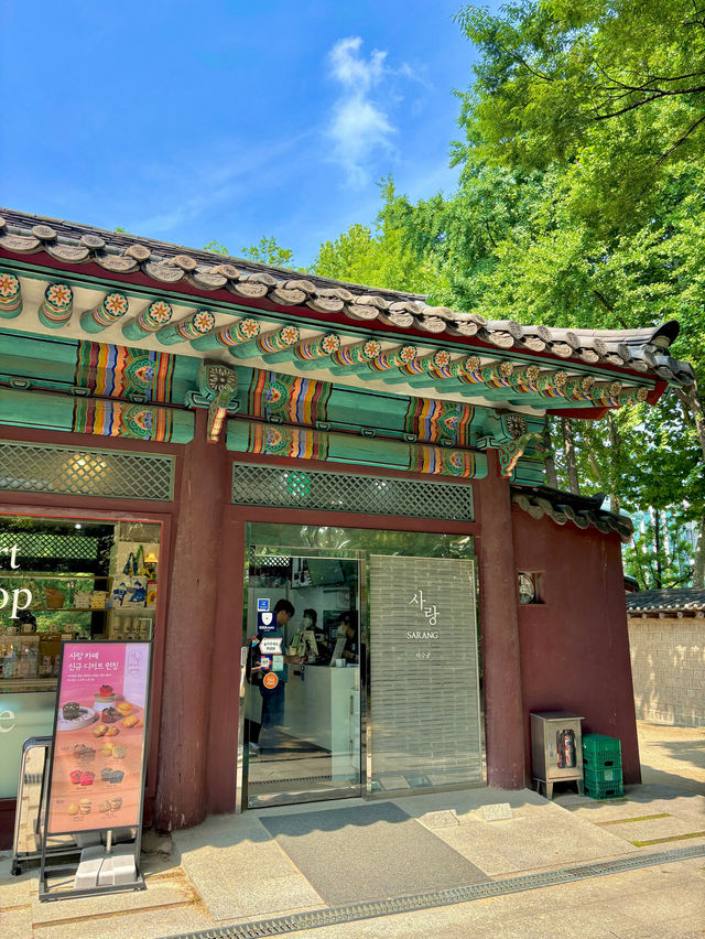 아름다운 분위기를 자아내는 서울 명소 석조전💚