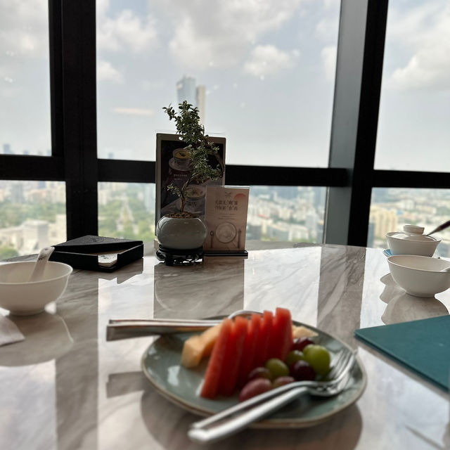「深圳深鐵皇冠假日酒店」：景觀美