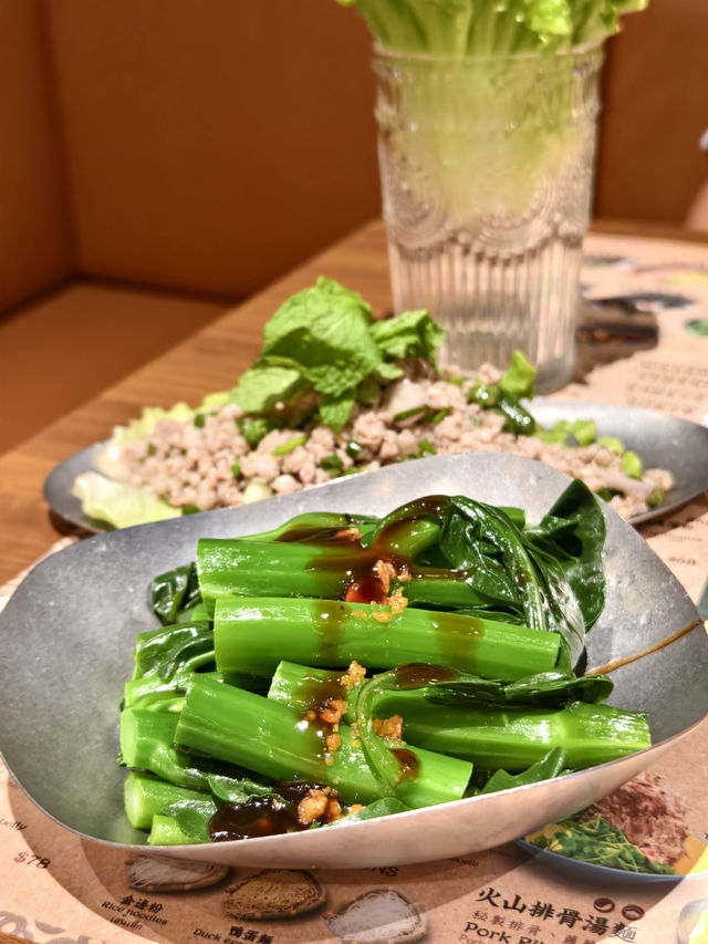 大碗泰國船麵，抵食泰國小食
