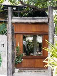 🦌 Little Hideout ร้านที่ขนมเค้กน่ารักมาก