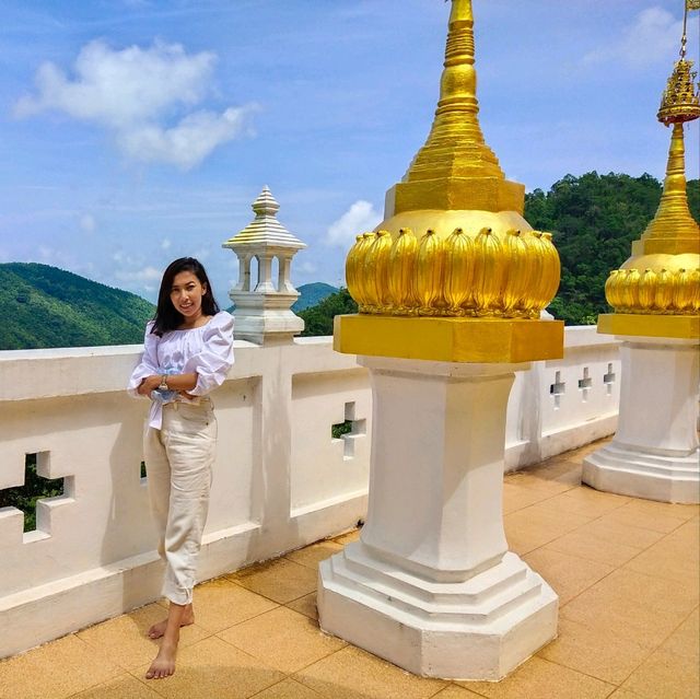 สักการะ...พระธาตุอินแขวนเมืองแพร่