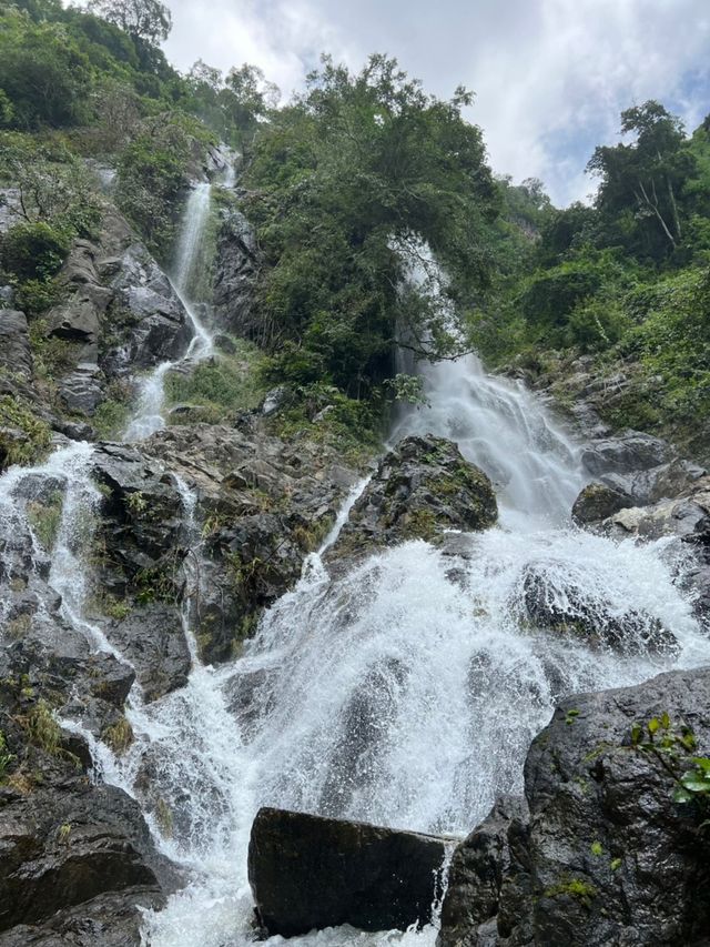 น้ำตกโกรกอีดกจังหวัดสระบุรี