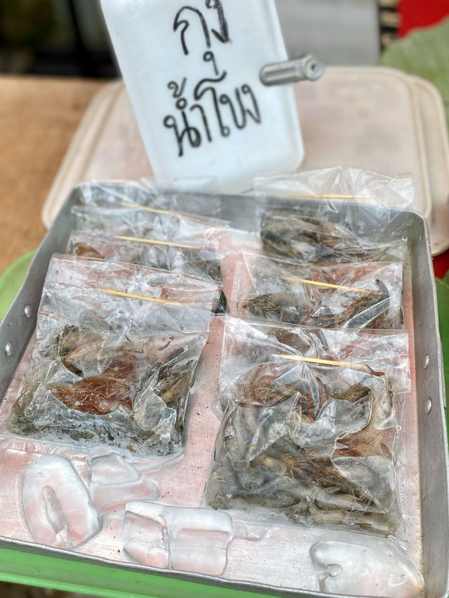 เป็นถนนคนเดินเล็กๆ🥬อุดหนุนชาวบ้านอย่างแท้จริง