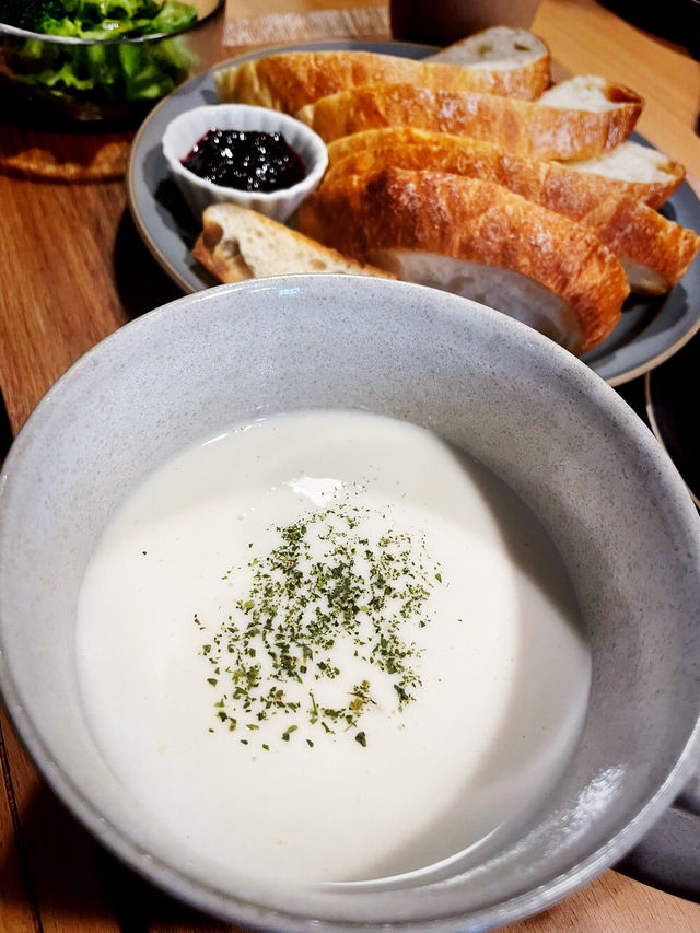 【長野県/茅野　信州産小麦を使って熟成させたパンと焼き菓子のお店】