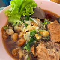 ลำพูนเมืองเล็กๆที่น่ารัก วัดสวย ของกินอร่อย 