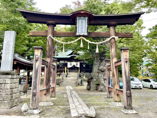 【長野県】境内の欅が見どころ！