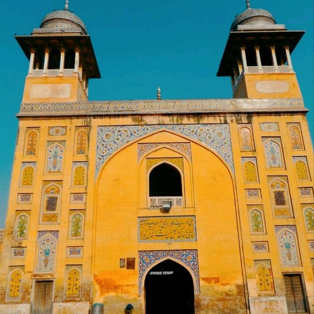  VISITING WAZIR KHAN MOSQUE.