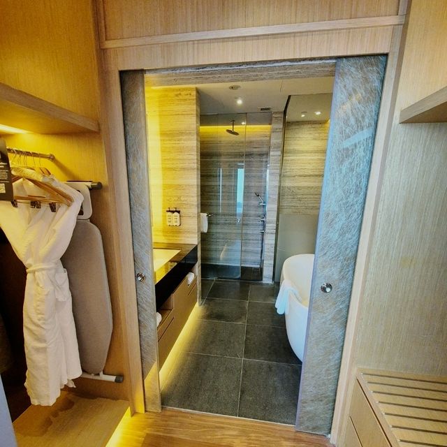Unwind in Luxury: A Rejuvenating Escape at Oasia Resort Sentosa