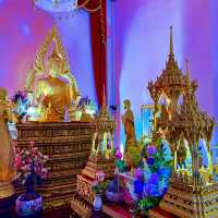 สักการะสิ่งศักดิ์สิทธิ์วัดราษฎร์ศรัทธา