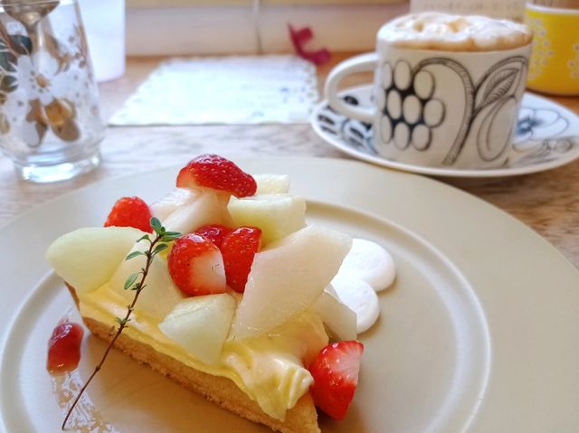 【北海道】野生のリスが遊びにやって来る森のカフェ「momo cafe」