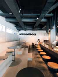 Bottomless Flagship Store คาเฟ่สนามบินน้ำ 