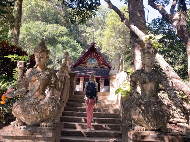 เที่ยวไหว้พระขอพร พักสงบใจ “วัดผาลาด” เชียงใหม่