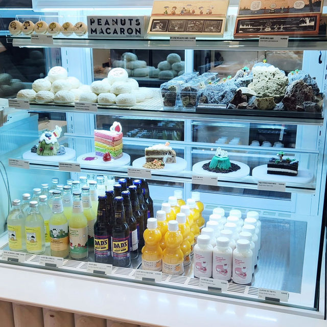 A Cozy, Snoopy-Themed Delight: Snoopy Garden Café, Jeju 🇰🇷