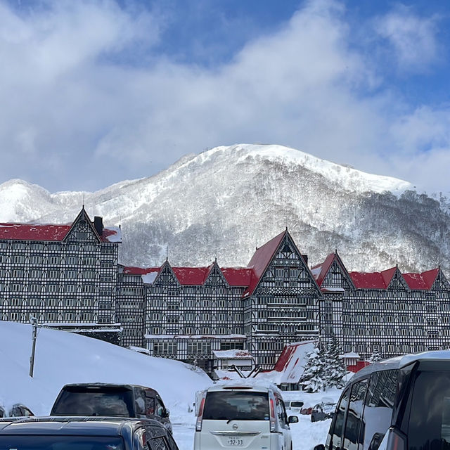 Bluebird Powder day in Cortina, Hakuba, Japan ! 
