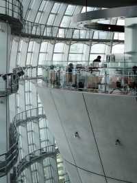 穿梭於藝術與電影的浪漫空間—國立新美術館🇯🇵參訪體驗