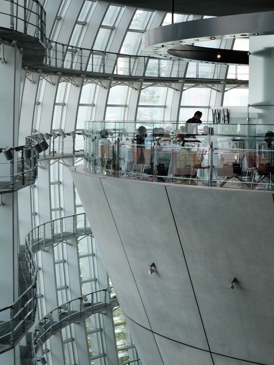 穿梭於藝術與電影的浪漫空間—國立新美術館🇯🇵參訪體驗