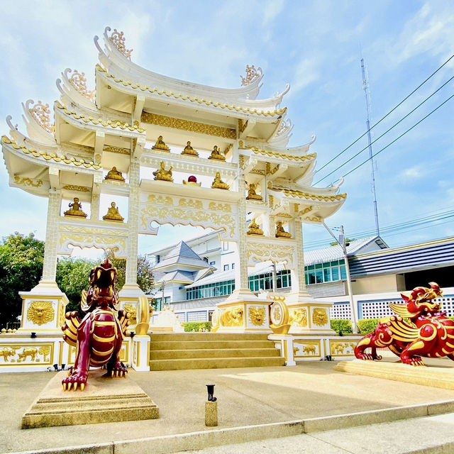 ตรุษจีนกราบขอพรเจ้าแม่กวนอิม เสริมมงคลชีวิต