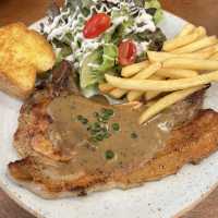 เอ๋ & เอก ร้านสเต็กชื่อดังที่สุดในพัทยา