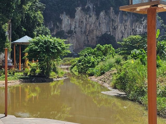 馬來西亞旅行〔霹靂州觀音洞〕石灰岩洞佛寺