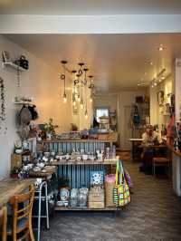 THE ROBIN CRAFT CAFE