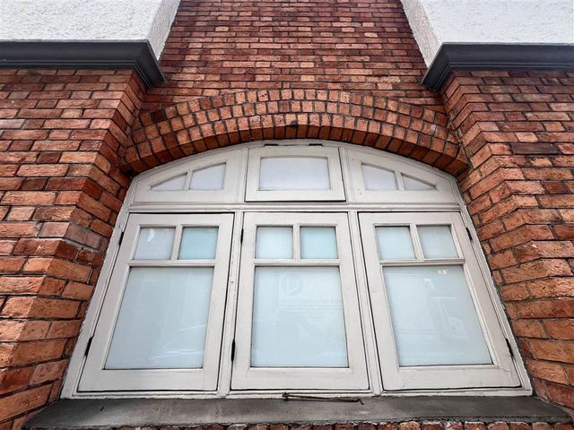 Oi! on Oil Street in Hong Kong — Former Royal Yacht Club 