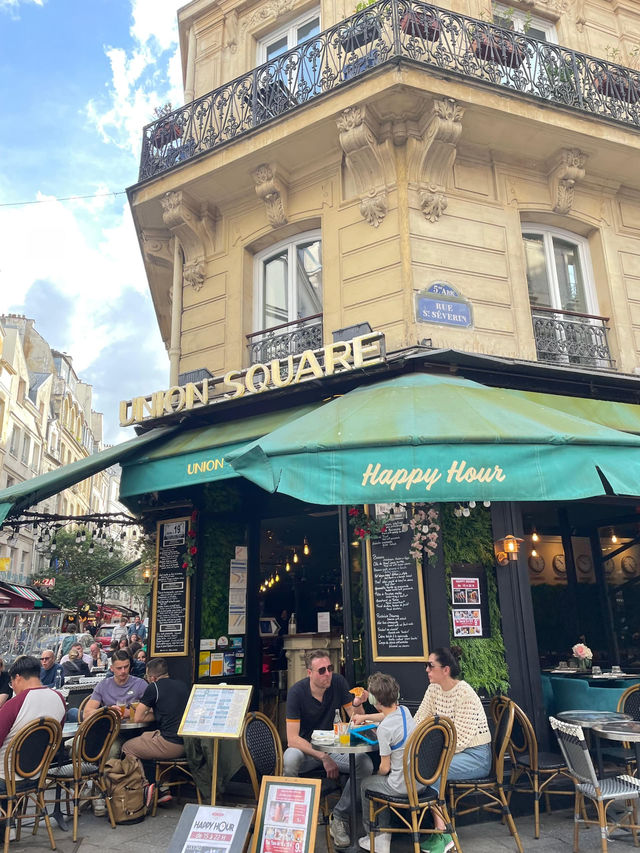 🇫🇷 Union Square in Paris