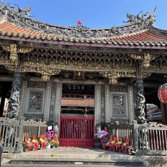 【龍山寺】台北の歴史と信仰が息づくパワースポット