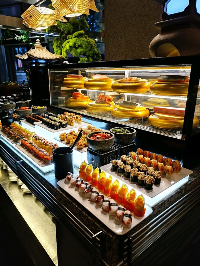 會展中心站又食又玩仲可以食酒店自助餐