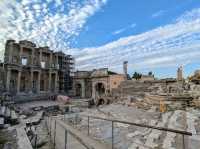 希拉波利斯 Hierapolis，棉堡之上的希臘羅馬風格古城
