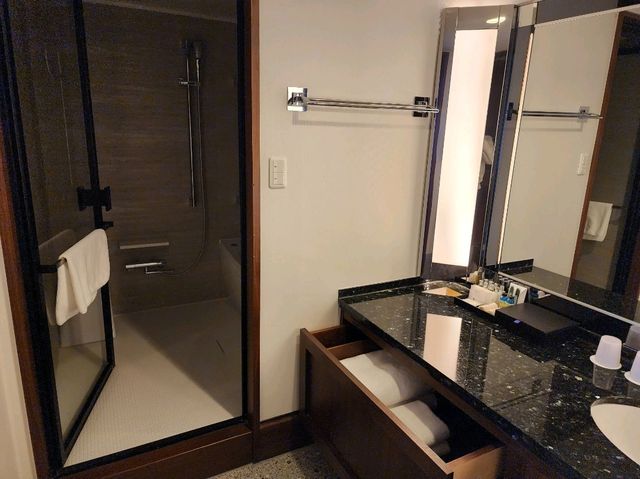 [🇯🇵軽井沢] 旧軽井沢KIKYOキュリオ・コレクションbyヒルトン — 広々とした客室で贅沢なひととき