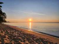เที่ยวระยอง หาดสงบ คนน้อย พักที่นี่ Aksorn Rayong