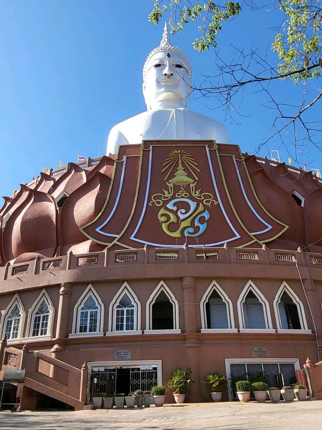 วัดรอยพระพุทธบาทภูมโนรมย์ มุกดาหาร