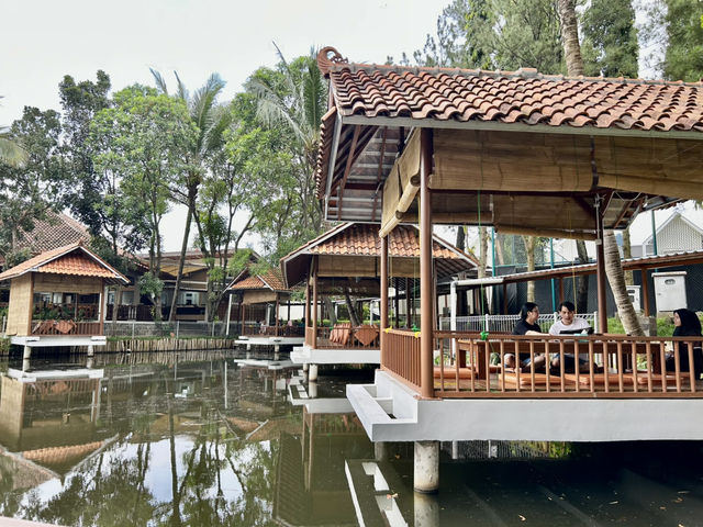 Kampoeng Saiji, a place for over-water dining and sightseeing