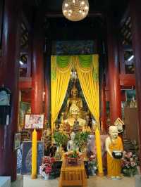 สักการะพระธาตุเมืองเชียงใหม่