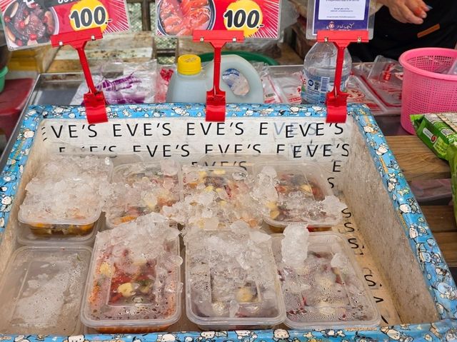 ท่าเทียบเรือประมง ตลาดโบราณ อ่างศิลา