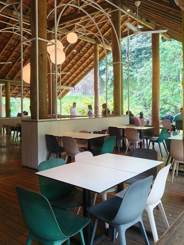 Dining with Natural at Pineyard Café