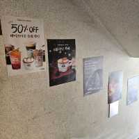[カロスキル🇰🇷ソウル]落ち着いた雰囲気の一軒家カフェ[Cafe Gong Myoung 카페 공명 가로수길점]