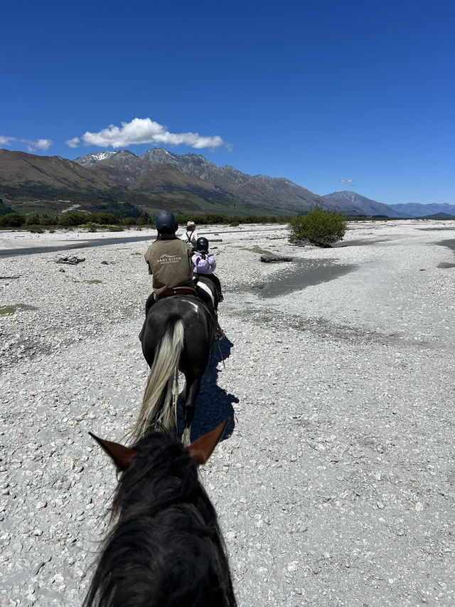 紐西蘭南島｜Glenorchy｜魔戒小鎮的馬背旅行，最接近天堂的地方