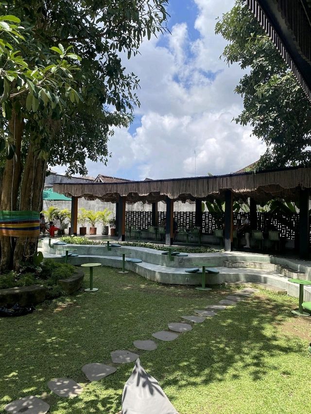 Livingstone Holyground 