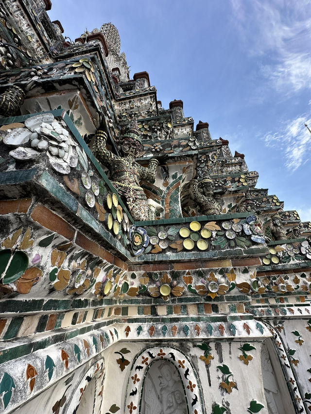 Golden Hour at Wat Arun: Serenity by the River