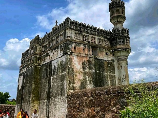 Unveiling the Secrets of Golconda Fort – A Walk Through Timeless Grandeur
