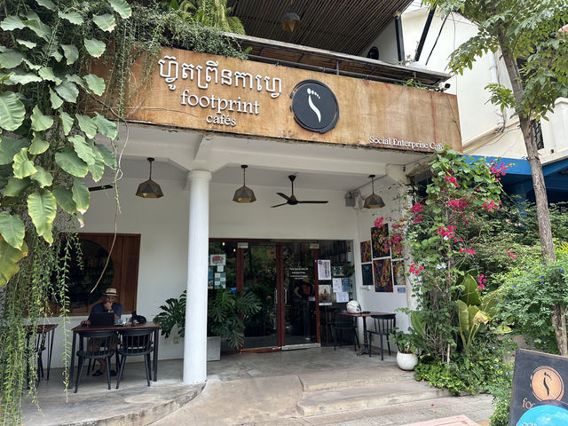 【Footprint Cafes｜シェムリアップ】 ゆったり過ごせて、しっかり働ける。旅人＆ノマドに優しいカフェ